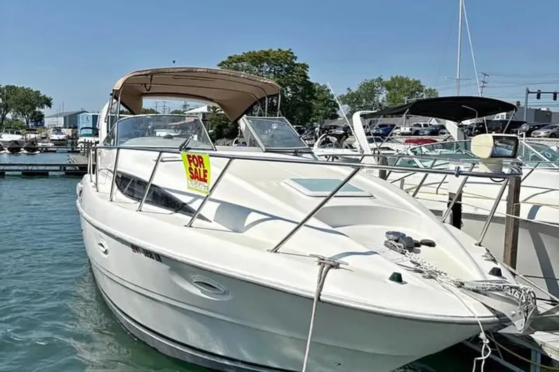 Slide: The Image of 2000 Bayliner 3055 Ciera Sunbridge DX/LX boat for sale at marina. - 26