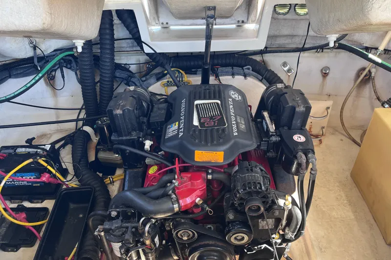 Slide: The Image of 2006 Chaparral 246 SSi engine compartment with Volvo Penta 5.7 Gi motor. - 50