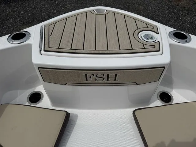 Slide: The Image of Yamaha 255 FSH Sport E 2025 - 19