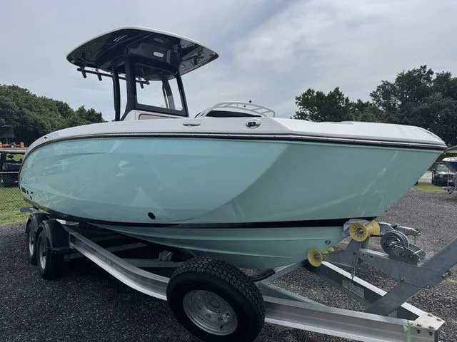 Slide: The Image of Yamaha 255 FSH Sport E 2025 - 2