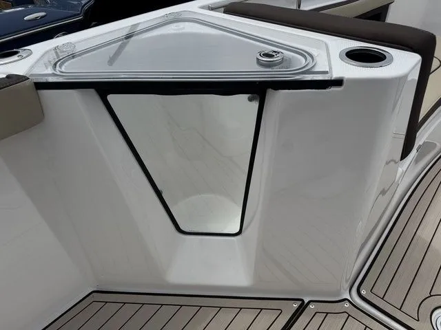 Slide: The Image of Yamaha 255 FSH Sport H 2025 - 16