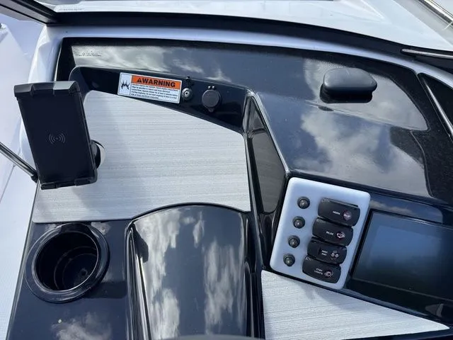 Slide: The Image of Yamaha AR220 2025 - 23