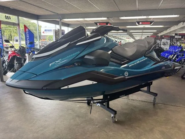 Slide: The Image of Yamaha FX Cruiser SVHO 2026 - 4