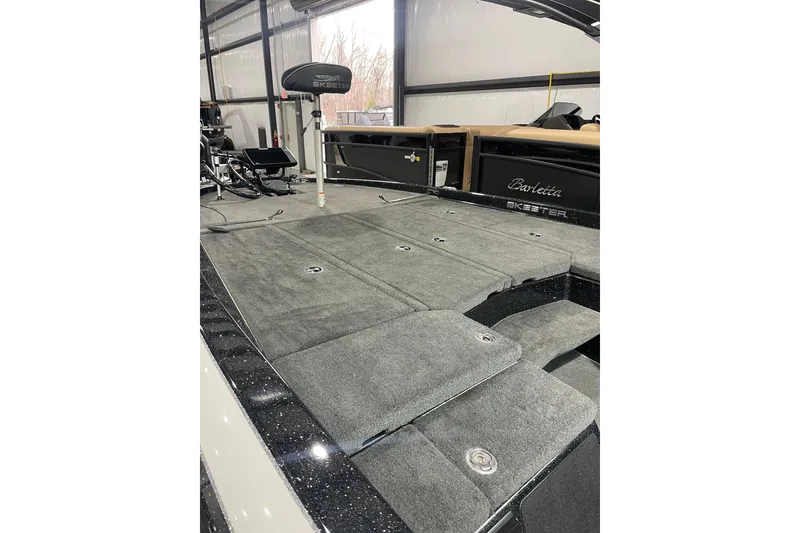 Slide: The Image of 2018 Skeeter ZX250 boat propeller on concrete floor. - 12
