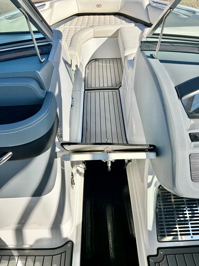 Slide: The Image of Cobalt R7 2020 - 17