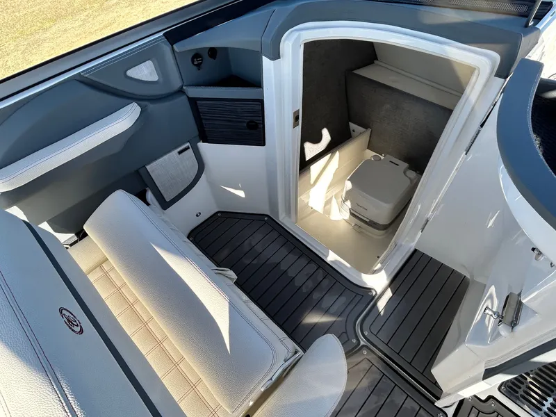 Slide: The Image of Cobalt R7 2020 - 37