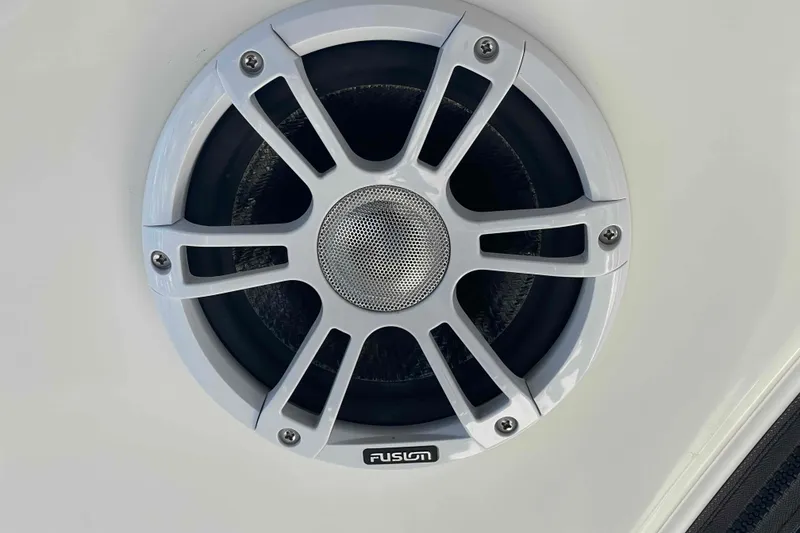 Slide: The Image of Mercury SmartCraft display on 2005 Sea Ray 420 Sedan Bridge showing vessel status. - 76