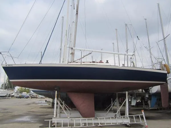 Slide: The Image of J Boats J-29 1983 - 1
