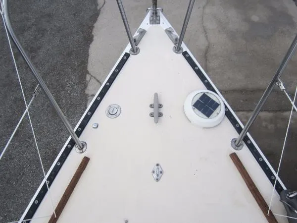 Slide: The Image of J Boats J-29 1983 - 9