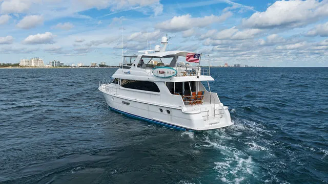Slide: The Image of Hatteras 75 Cockpit Motor Yacht 2001 - 36