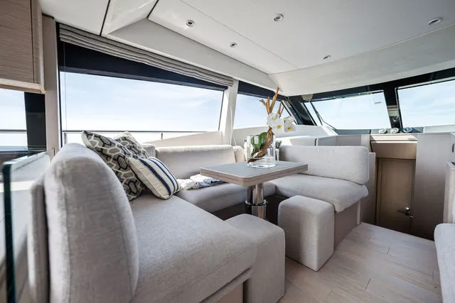 Slide: The Image of Ferretti 720 2023 - 15