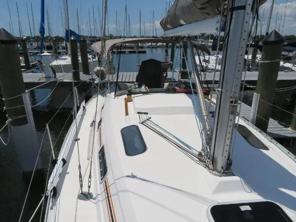 Slide: The Image of Beneteau 321 1996 - 4