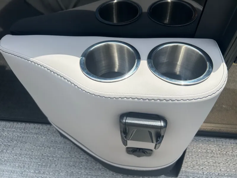 Slide: The Image of 2026 BARLETTA A22UC-PLATINUM - Image 12 - 12