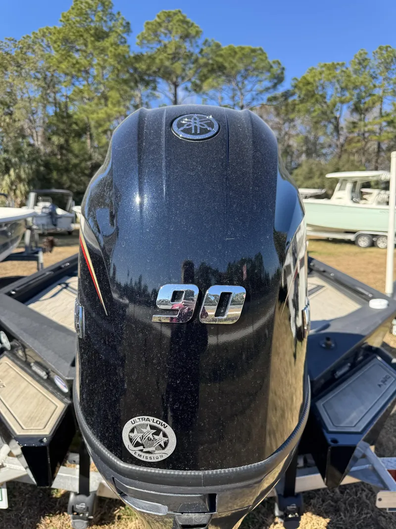 Slide: The Image of Avid 18 Commander 2025 - 19