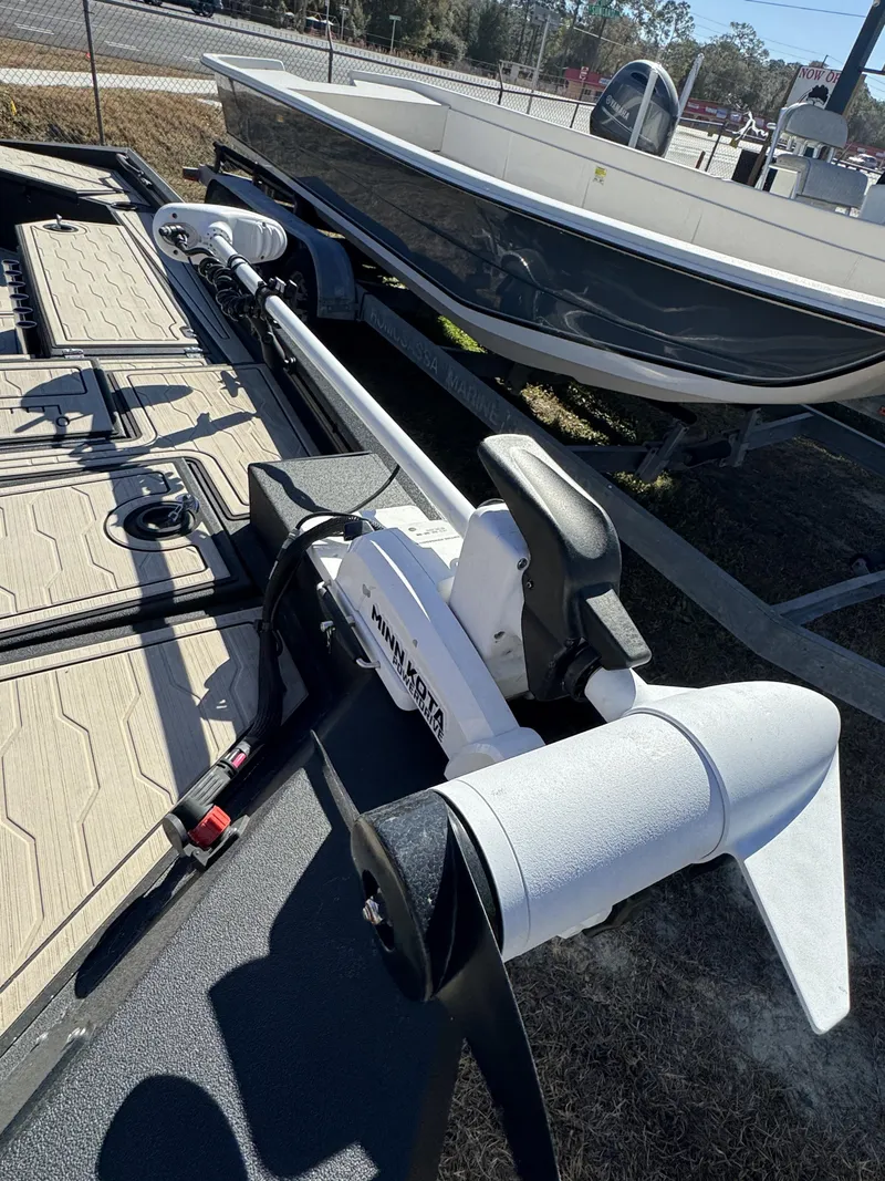 Slide: The Image of Avid 18 Commander 2025 - 26