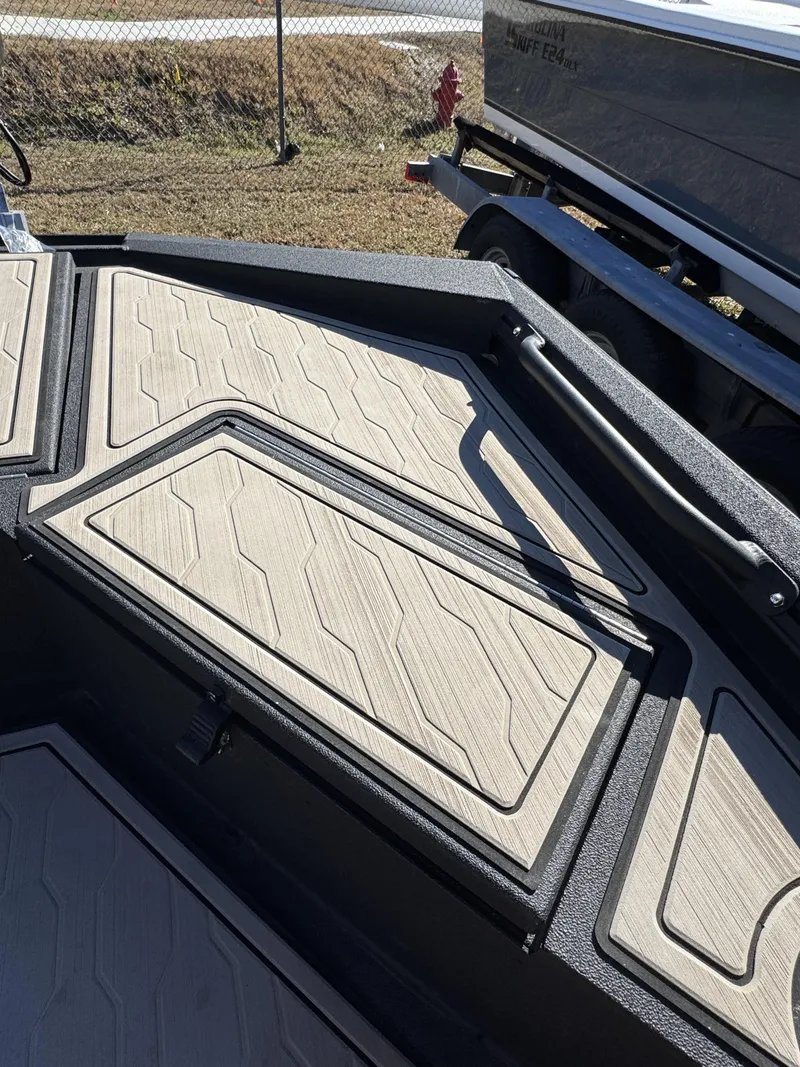 Slide: The Image of Avid 18 Commander 2025 - 28