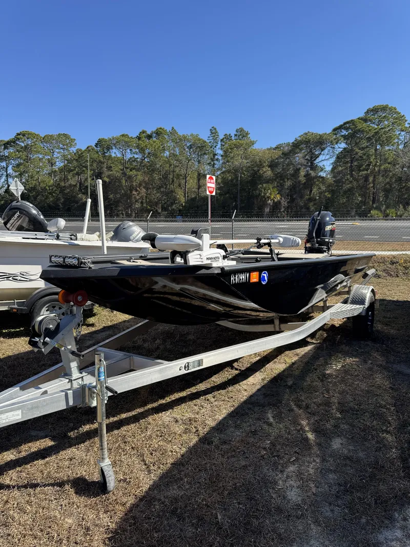 Slide: The Image of Avid 18 Commander 2025 - 3