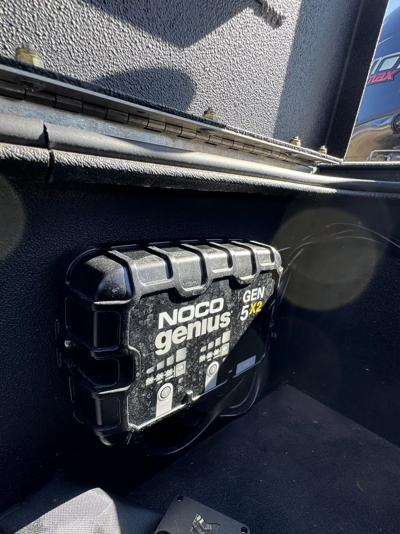 Slide: The Image of Avid 18 Commander 2025 - 33