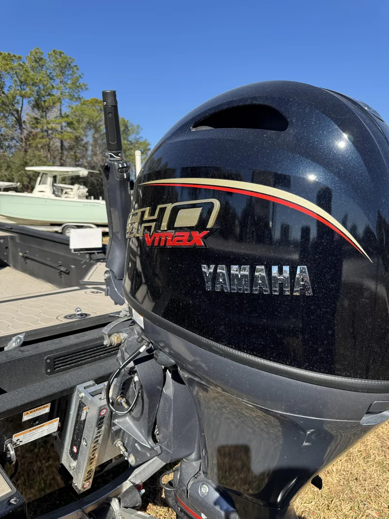 Slide: The Image of Avid 18 Commander 2025 - 4