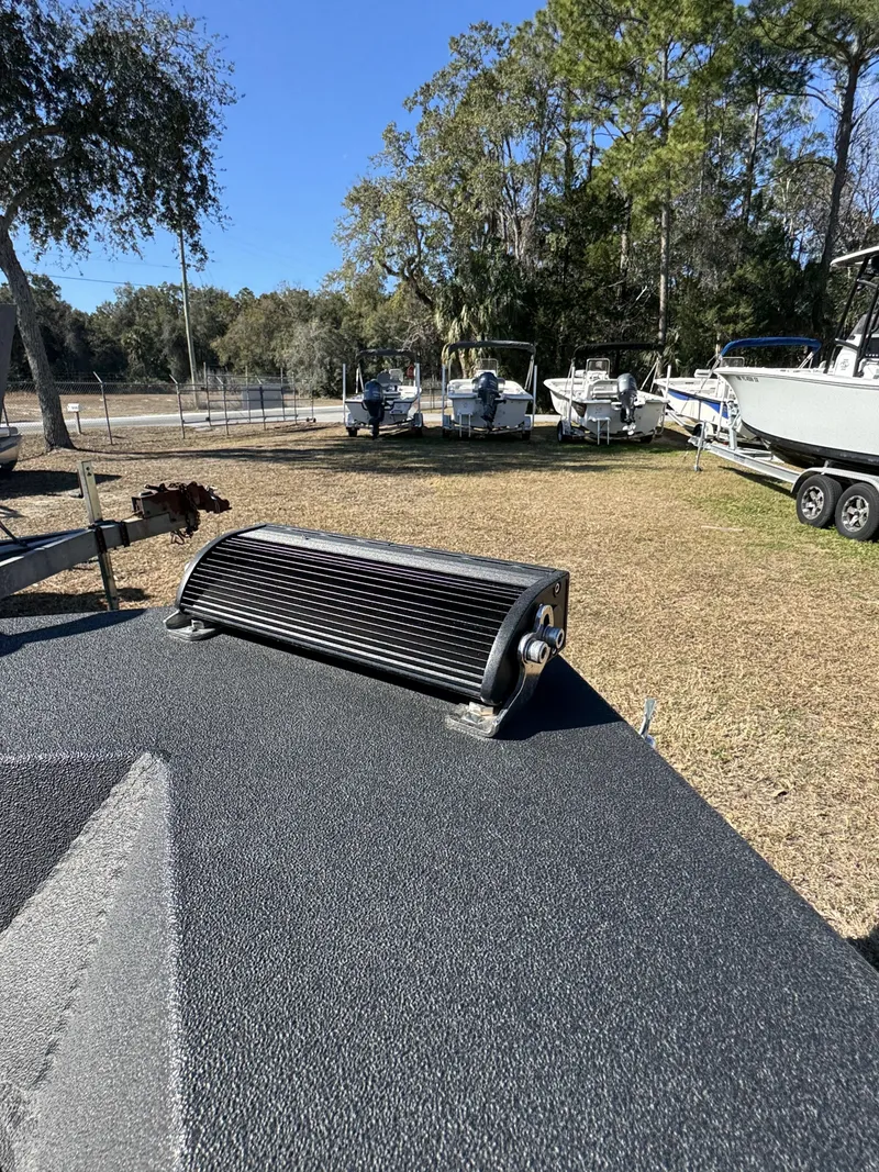 Slide: The Image of Avid 18 Commander 2025 - 8