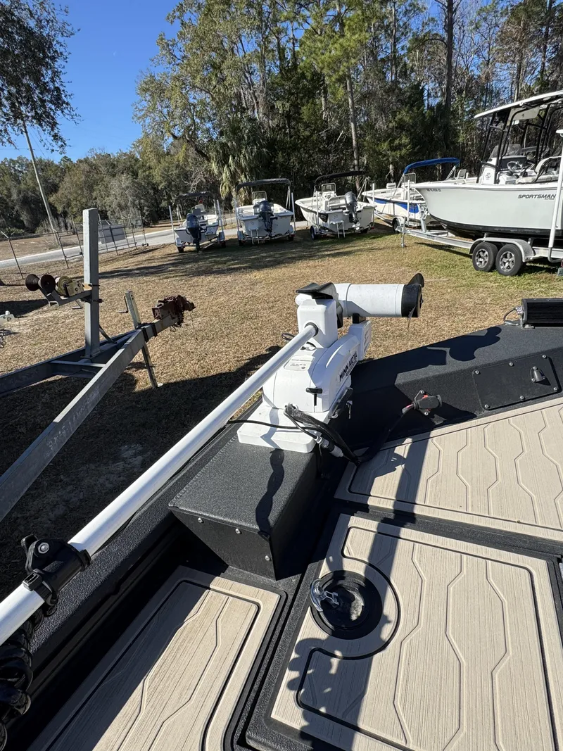 Slide: The Image of Avid 18 Commander 2025 - 9