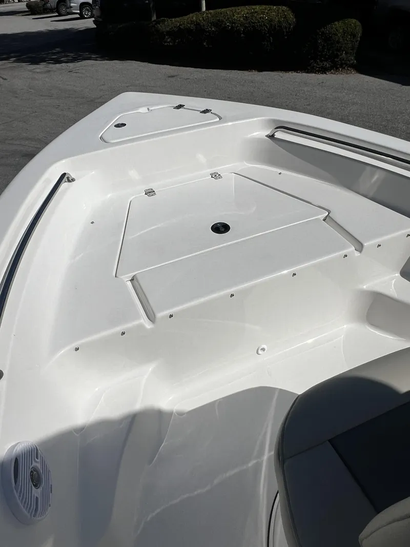 Slide: The Image of Key West Family Sportsman 189FS 2026 - 12