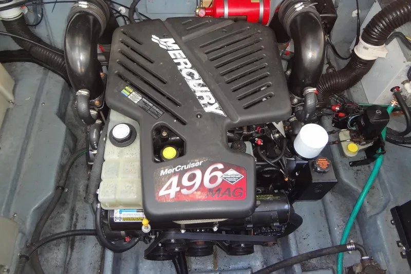 Slide: The Image of MerCruiser 496 MAG engine in 2002 Sea Ray Sundancer 280 boat. - 41