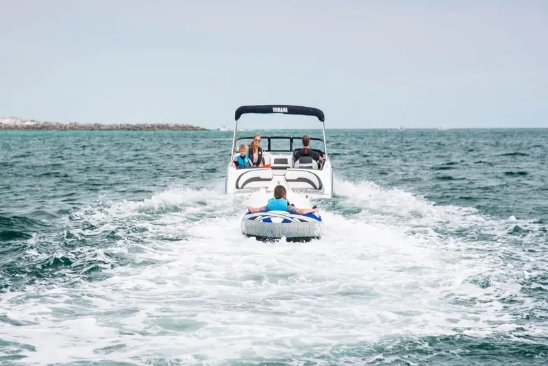 Slide: The Image of 2023-Yamaha-Boats-SX195-MarineMax - 2