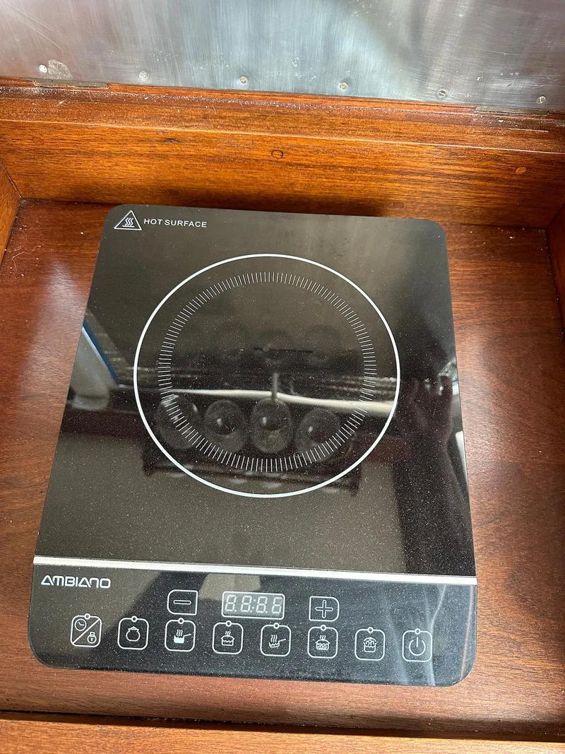 Slide: The Image of Grand Banks 32 Sedan 1974 - 50