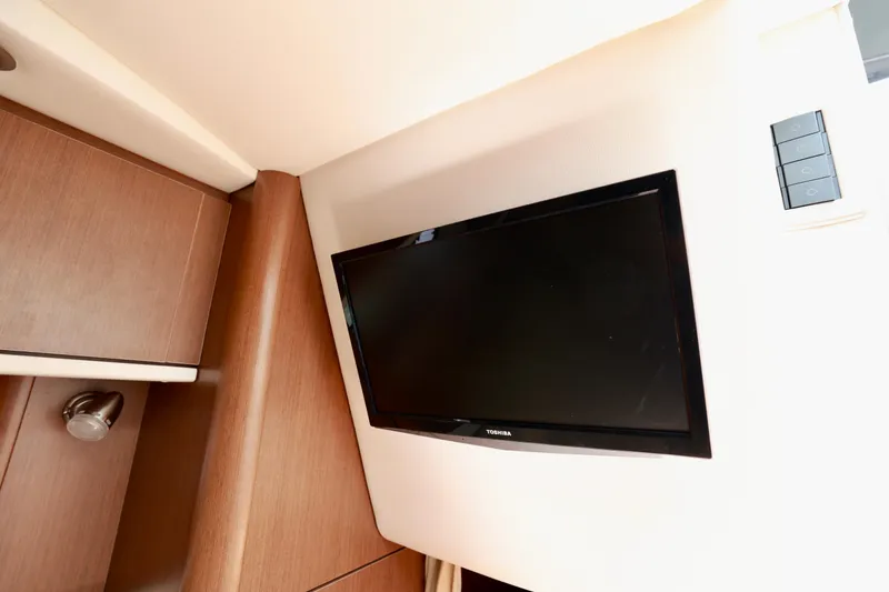 Slide: The Image of 330-SEA-RAY-SUNDANCER-2014-YACHTSBLUE - 27