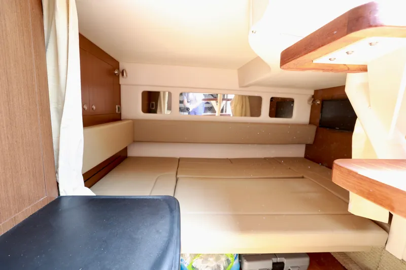 Slide: The Image of 330-SEA-RAY-SUNDANCER-2014-YACHTSBLUE - 33