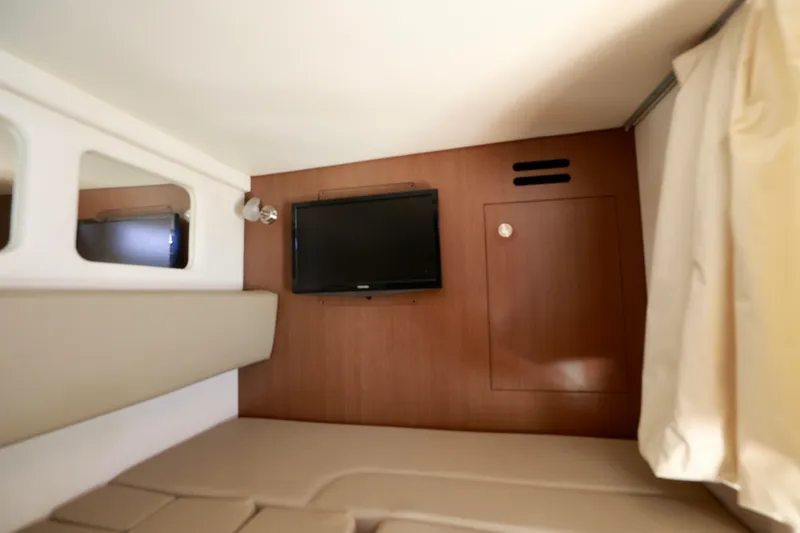 Slide: The Image of 330-SEA-RAY-SUNDANCER-2014-YACHTSBLUE - 35