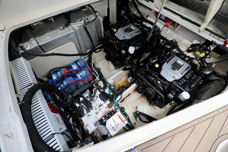 Slide: The Image of 330-SEA-RAY-SUNDANCER-2014-YACHTSBLUE - 39