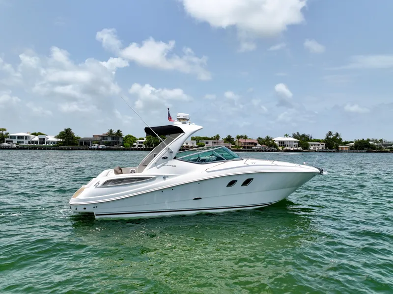 Slide: The Image of 330-SEA-RAY-SUNDANCER-2014-YACHTSBLUE - 5