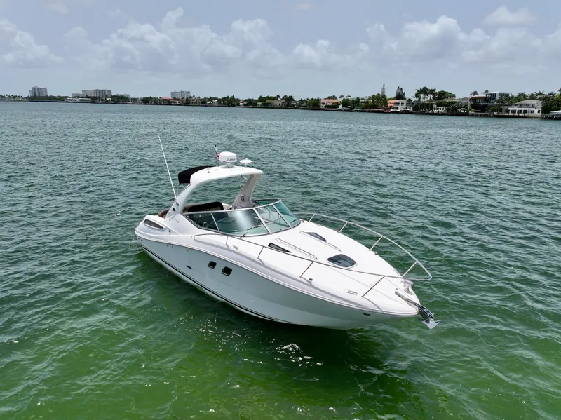 Slide: The Image of 330-SEA-RAY-SUNDANCER-2014-YACHTSBLUE - 6