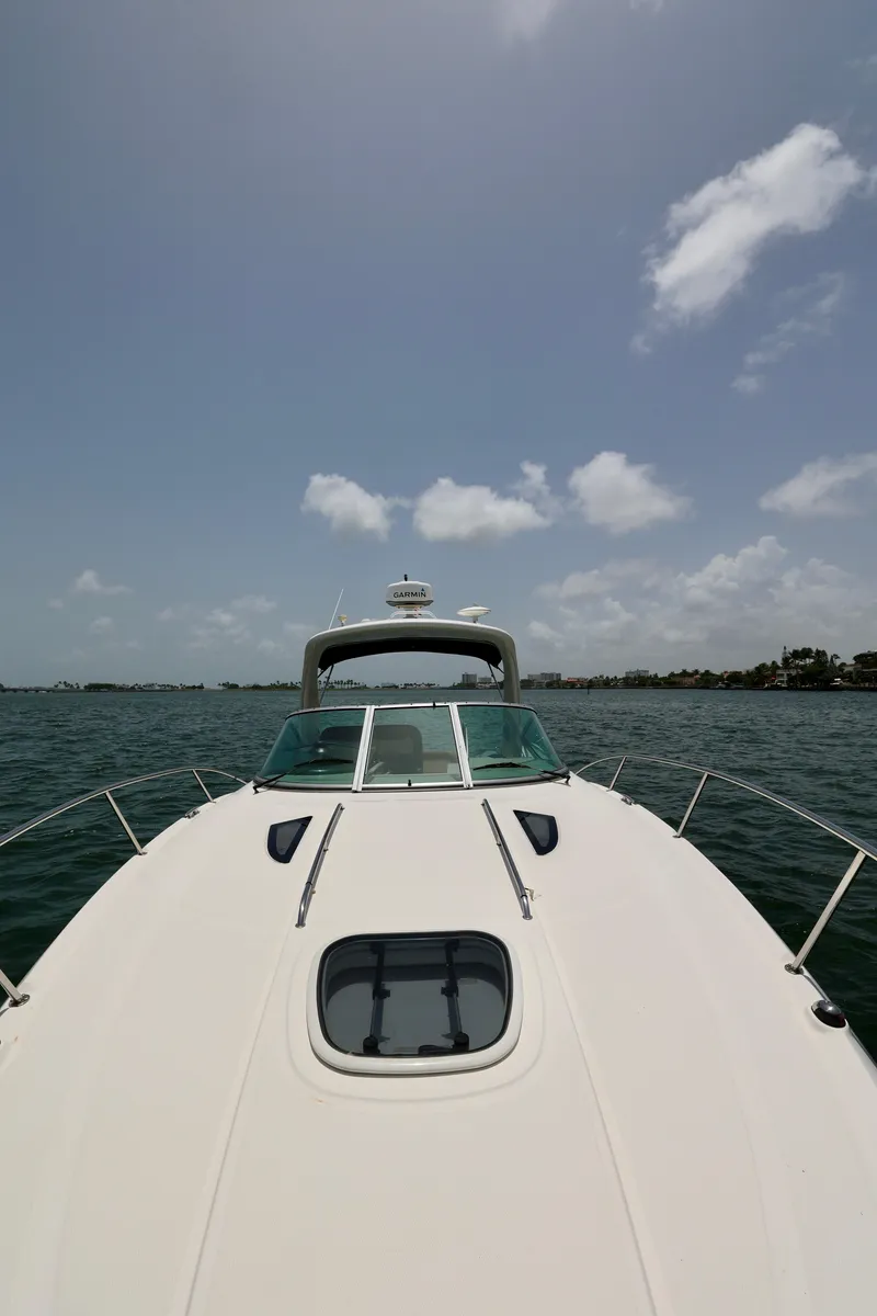 Slide: The Image of 330-SEA-RAY-SUNDANCER-2014-YACHTSBLUE - 9