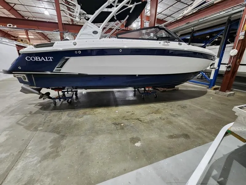 The Image of Cobalt R4 Surf 2024 - 1