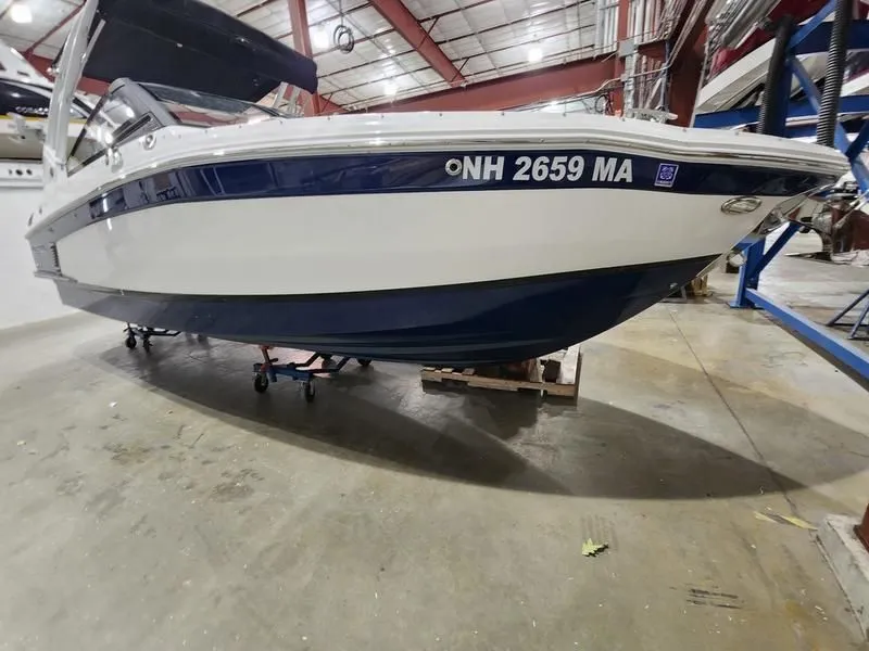 Slide: The Image of Cobalt R4 Surf 2024 - 2