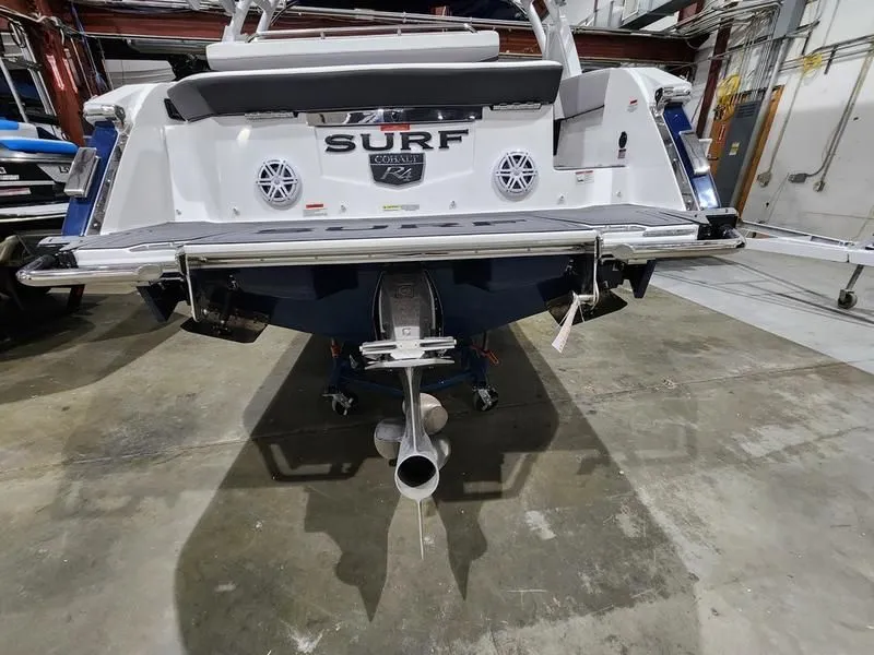 Slide: The Image of Cobalt R4 Surf 2024 - 3