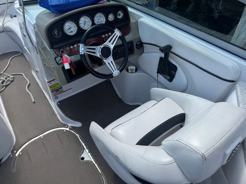 Slide: The Image of Four Winns H240 2010 - 6