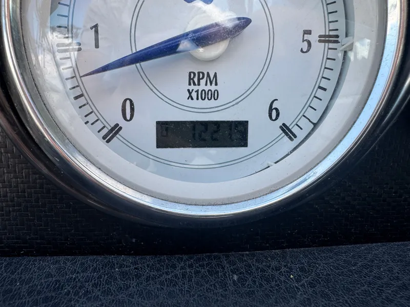 Slide: The Image of Four Winns H240 2010 - 7