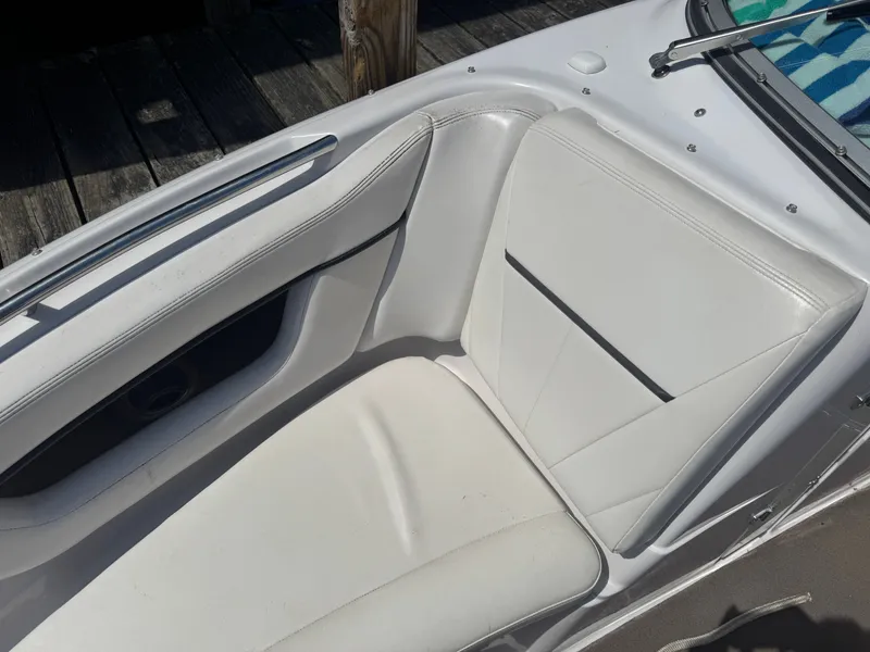 Slide: The Image of Four Winns H240 2010 - 9