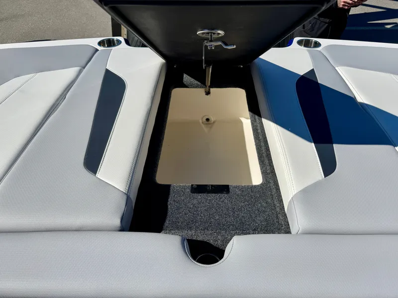 Slide: The Image of MasterCraft XStar 2022 - 12