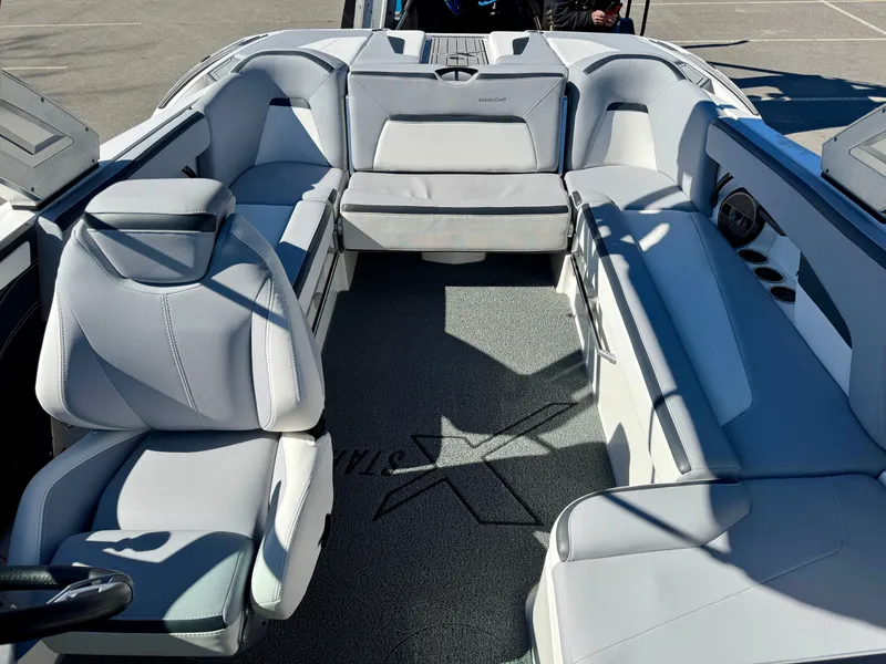 Slide: The Image of MasterCraft XStar 2022 - 15