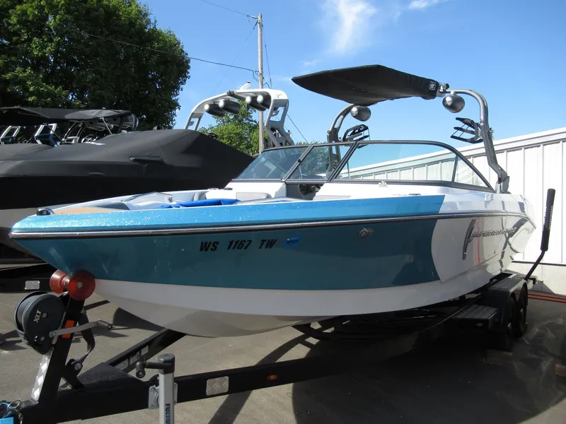 The Image of Nautique Super Air Nautique 230 2018 - 1