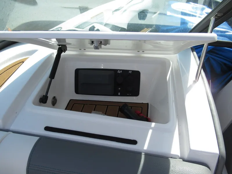 Slide: The Image of Nautique Super Air Nautique 230 2018 - 11