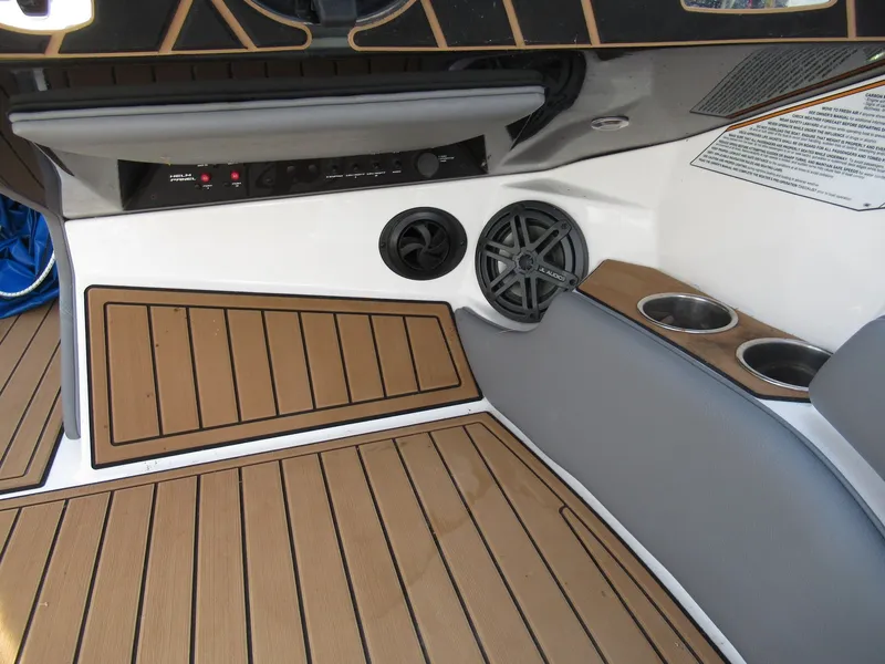 Slide: The Image of Nautique Super Air Nautique 230 2018 - 14