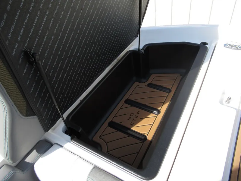 Slide: The Image of Nautique Super Air Nautique 230 2018 - 15