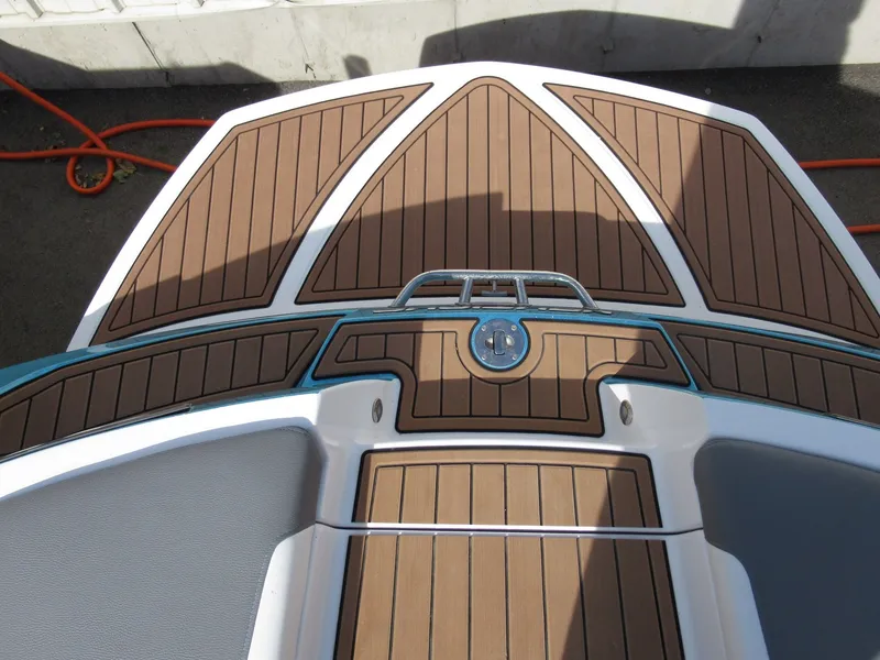 Slide: The Image of Nautique Super Air Nautique 230 2018 - 20