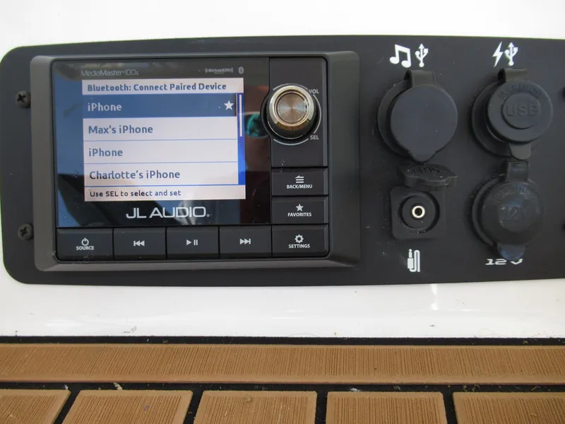 Slide: The Image of Nautique Super Air Nautique 230 2018 - 21